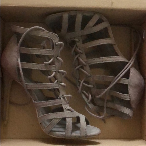 Charlotte Russe Taupe Heels Size 8 - Picture 2 of 3